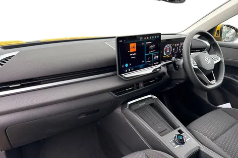  Volkswagen T-Roc 1.5 eTSI MHEV Life DSG Euro 6 (s/s) 5dr Thumbnail #15