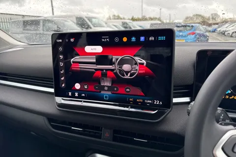  Volkswagen T-Roc 1.5 eTSI MHEV Life DSG Euro 6 (s/s) 5dr Thumbnail #22