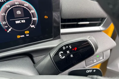  Volkswagen T-Roc 1.5 eTSI MHEV Life DSG Euro 6 (s/s) 5dr Thumbnail #23
