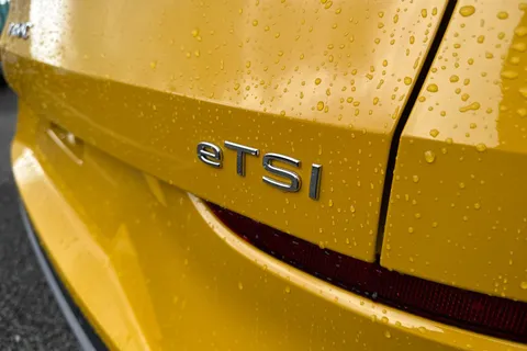  Volkswagen T-Roc 1.5 eTSI MHEV Life DSG Euro 6 (s/s) 5dr Thumbnail #28