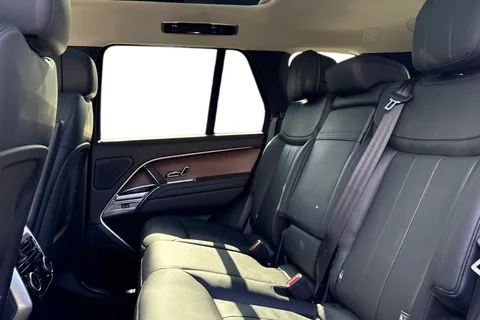 DP73JXO Land Rover Range Rover 3.0 D300 HSE 5dr Thumbnail #5