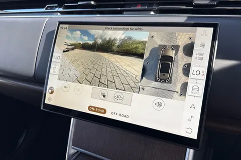 DP73JXO Land Rover Range Rover 3.0 D300 HSE 5dr Thumbnail #14