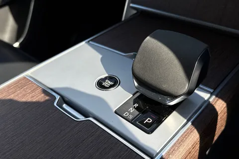 DP73JXO Land Rover Range Rover 3.0 D300 HSE 5dr Thumbnail #15