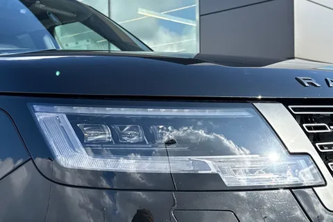 DP73JXO Land Rover Range Rover 3.0 D300 HSE 5dr Thumbnail #19