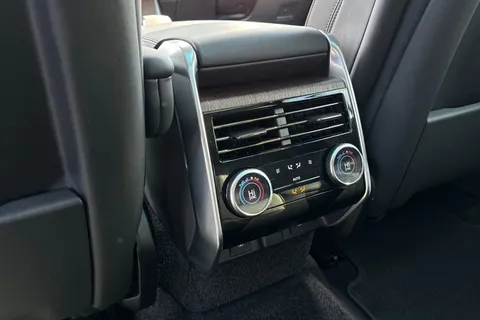 DP73JXO Land Rover Range Rover 3.0 D300 HSE 5dr Thumbnail #20