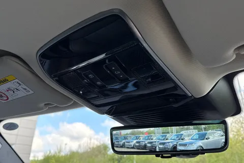 DP73JXO Land Rover Range Rover 3.0 D300 HSE 5dr Thumbnail #25