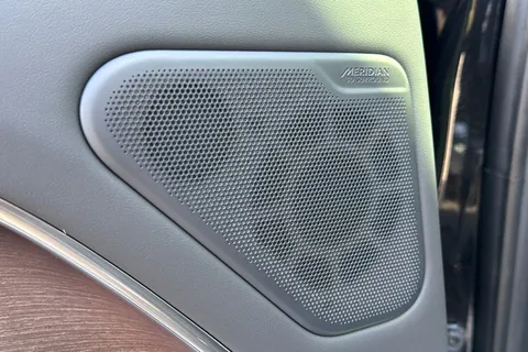 DP73JXO Land Rover Range Rover 3.0 D300 HSE 5dr Thumbnail #26