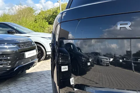 DP73JXO Land Rover Range Rover 3.0 D300 HSE 5dr Thumbnail #28
