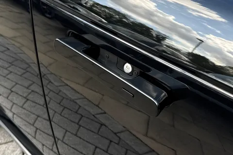 DP73JXO Land Rover Range Rover 3.0 D300 HSE 5dr Thumbnail #33