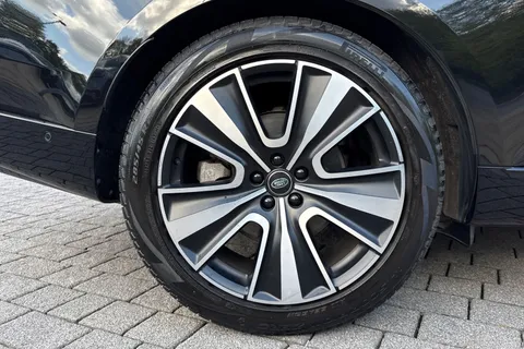 DP73JXO Land Rover Range Rover 3.0 D300 HSE 5dr Thumbnail #35