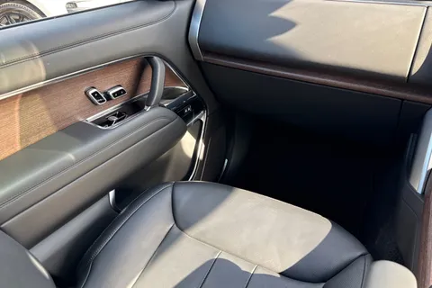 DP73JXO Land Rover Range Rover 3.0 D300 HSE 5dr Thumbnail #43