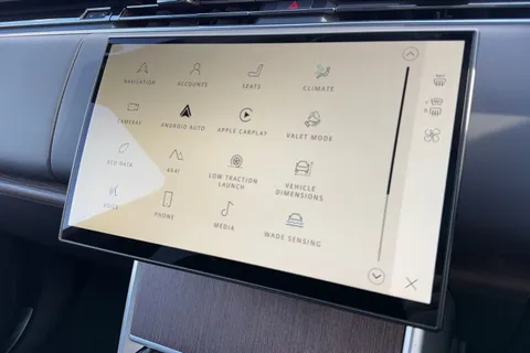 DP73JXO Land Rover Range Rover 3.0 D300 HSE 5dr Thumbnail #48