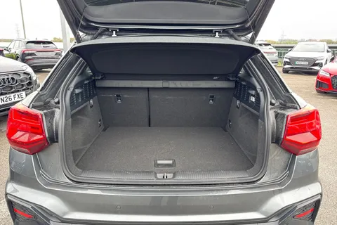 PK75ROU Audi SQ2 Black Edition TFSI  300 PS S tronic Thumbnail #7