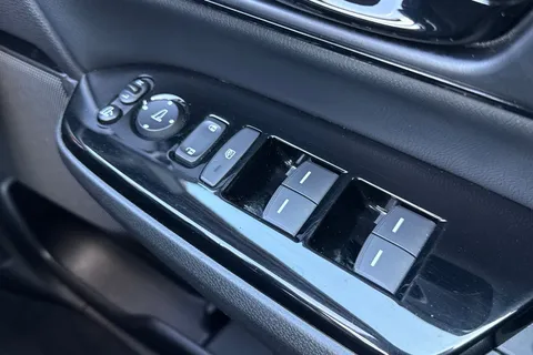 MV71ULS Honda CR-V 2.0 i-MMD Hybrid Sport Line 2WD 5dr eCVT Thumbnail #48