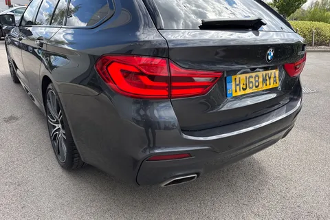 HJ68MYA BMW 5 Series 3.0 530d M Sport Touring Auto Euro 6 (s/s) 5dr Thumbnail #9