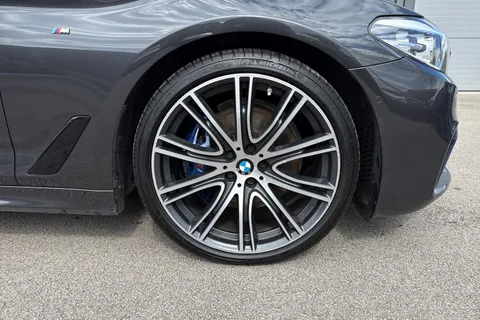 HJ68MYA BMW 5 Series 3.0 530d M Sport Touring Auto Euro 6 (s/s) 5dr Thumbnail #14