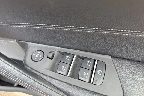 HJ68MYA BMW 5 Series 3.0 530d M Sport Touring Auto Euro 6 (s/s) 5dr Thumbnail #22