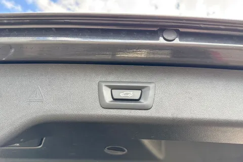 HJ68MYA BMW 5 Series 3.0 530d M Sport Touring Auto Euro 6 (s/s) 5dr Thumbnail #30