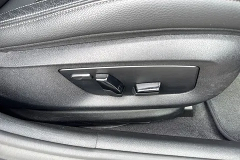 HJ68MYA BMW 5 Series 3.0 530d M Sport Touring Auto Euro 6 (s/s) 5dr Thumbnail #33