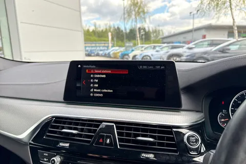 HJ68MYA BMW 5 Series 3.0 530d M Sport Touring Auto Euro 6 (s/s) 5dr Thumbnail #37