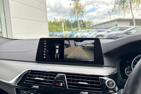 HJ68MYA BMW 5 Series 3.0 530d M Sport Touring Auto Euro 6 (s/s) 5dr Thumbnail #40