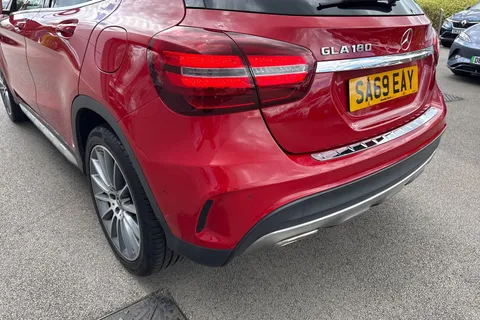 SA69EAY Mercedes-Benz Gla 1.6 GLA180 AMG Line Edition 7G-DCT Euro 6 (s/s) 5dr Thumbnail #9
