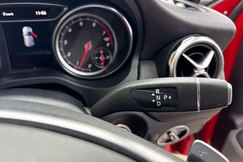 SA69EAY Mercedes-Benz Gla 1.6 GLA180 AMG Line Edition 7G-DCT Euro 6 (s/s) 5dr Thumbnail #24