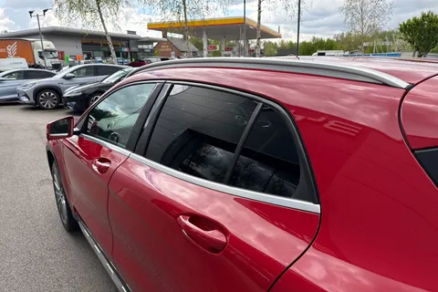 SA69EAY Mercedes-Benz Gla 1.6 GLA180 AMG Line Edition 7G-DCT Euro 6 (s/s) 5dr Thumbnail #28