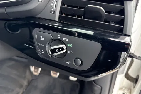 PL66WEU Audi A4 Avant 2.0 TDI S line Euro 6 (s/s) 5dr Thumbnail #31