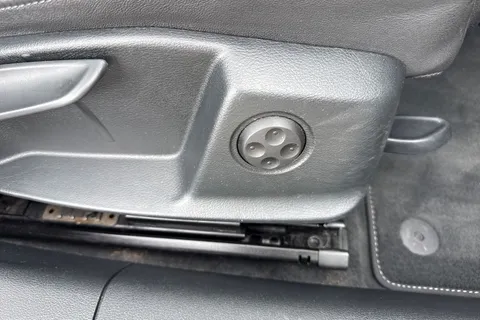 PL66WEU Audi A4 Avant 2.0 TDI S line Euro 6 (s/s) 5dr Thumbnail #32