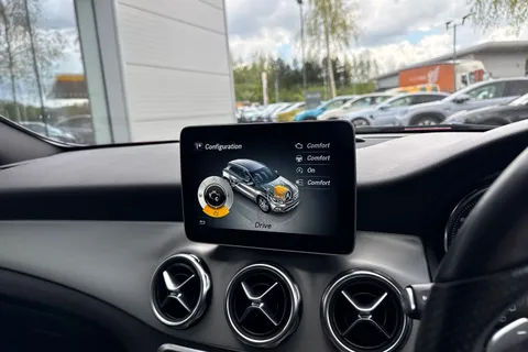 SA69EAY Mercedes-Benz Gla 1.6 GLA180 AMG Line Edition 7G-DCT Euro 6 (s/s) 5dr Thumbnail #38