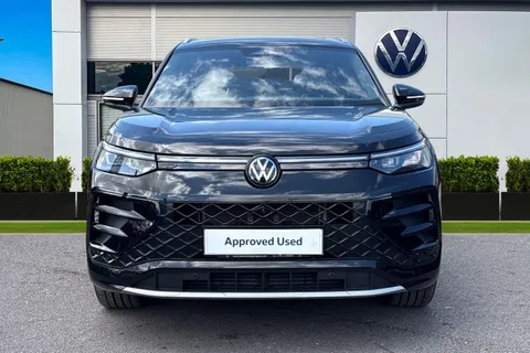 CX25ZRZ Volkswagen Tayron 1.5 eTSI R-Line 5dr DSG7 7 Seat ⭐Pan Roof, 20' York Alloys, Comfort Pack⭐ Thumbnail #7