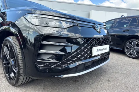 CX25ZRZ Volkswagen Tayron 1.5 eTSI R-Line 5dr DSG7 7 Seat ⭐Pan Roof, 20' York Alloys, Comfort Pack⭐ Thumbnail #10