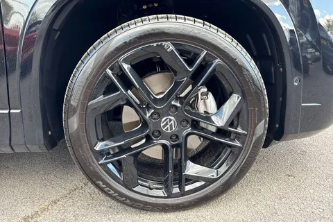 CX25ZRZ Volkswagen Tayron 1.5 eTSI R-Line 5dr DSG7 7 Seat ⭐Pan Roof, 20' York Alloys, Comfort Pack⭐ Thumbnail #11