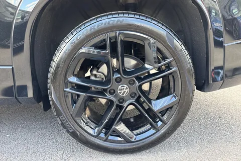 CX25ZRZ Volkswagen Tayron 1.5 eTSI R-Line 5dr DSG7 7 Seat ⭐Pan Roof, 20' York Alloys, Comfort Pack⭐ Thumbnail #12