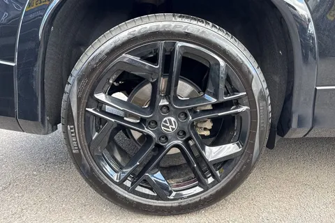 CX25ZRZ Volkswagen Tayron 1.5 eTSI R-Line 5dr DSG7 7 Seat ⭐Pan Roof, 20' York Alloys, Comfort Pack⭐ Thumbnail #14