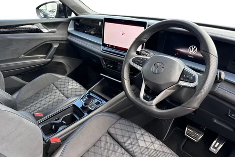 CX25ZRZ Volkswagen Tayron 1.5 eTSI R-Line 5dr DSG7 7 Seat ⭐Pan Roof, 20' York Alloys, Comfort Pack⭐ Thumbnail #15