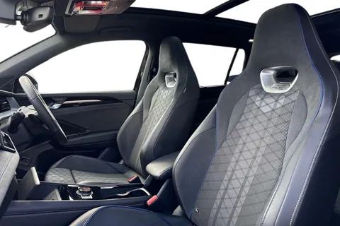 CX25ZRZ Volkswagen Tayron 1.5 eTSI R-Line 5dr DSG7 7 Seat ⭐Pan Roof, 20' York Alloys, Comfort Pack⭐ Thumbnail #17