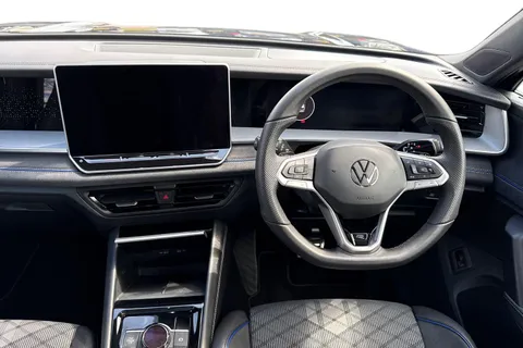 CX25ZRZ Volkswagen Tayron 1.5 eTSI R-Line 5dr DSG7 7 Seat ⭐Pan Roof, 20' York Alloys, Comfort Pack⭐ Thumbnail #19