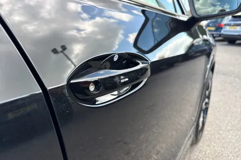 CX25ZRZ Volkswagen Tayron 1.5 eTSI R-Line 5dr DSG7 7 Seat ⭐Pan Roof, 20' York Alloys, Comfort Pack⭐ Thumbnail #32