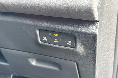 CX25ZRZ Volkswagen Tayron 1.5 eTSI R-Line 5dr DSG7 7 Seat ⭐Pan Roof, 20' York Alloys, Comfort Pack⭐ Thumbnail #43