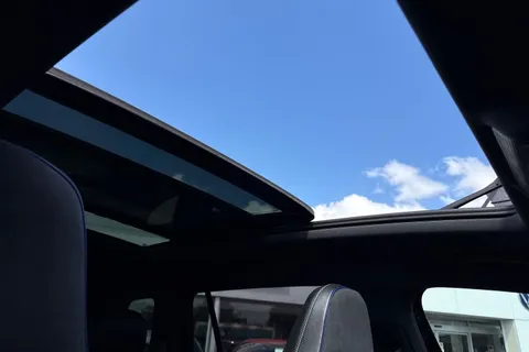 CX25ZRZ Volkswagen Tayron 1.5 eTSI R-Line 5dr DSG7 7 Seat ⭐Pan Roof, 20' York Alloys, Comfort Pack⭐ Thumbnail #51