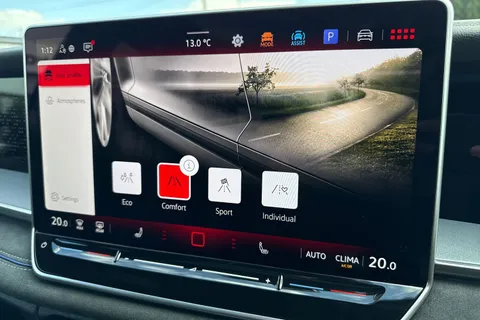 CX25ZRZ Volkswagen Tayron 1.5 eTSI R-Line 5dr DSG7 7 Seat ⭐Pan Roof, 20' York Alloys, Comfort Pack⭐ Thumbnail #54