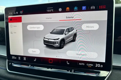 CX25ZRZ Volkswagen Tayron 1.5 eTSI R-Line 5dr DSG7 7 Seat ⭐Pan Roof, 20' York Alloys, Comfort Pack⭐ Thumbnail #59