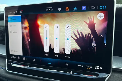 CX25ZRZ Volkswagen Tayron 1.5 eTSI R-Line 5dr DSG7 7 Seat ⭐Pan Roof, 20' York Alloys, Comfort Pack⭐ Thumbnail #62