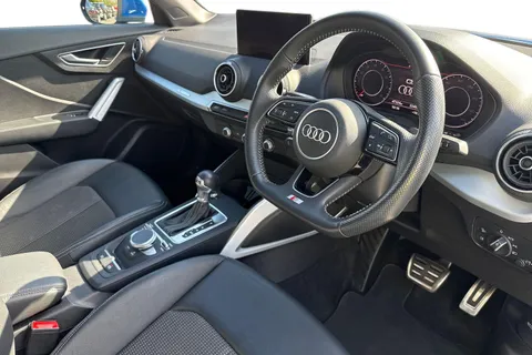 13 of 63 for Audi Q2 S line 35 TFSI 150 PS S tronic