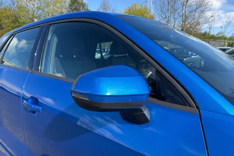 28 of 63 for Audi Q2 S line 35 TFSI 150 PS S tronic