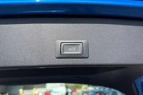 37 of 63 for Audi Q2 S line 35 TFSI 150 PS S tronic