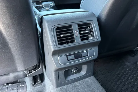 PJ72HBL Audi Q5 S line 45 TFSI quattro 265 PS S tronic Thumbnail #40