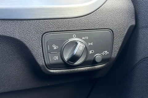 40 of 63 for Audi Q2 S line 35 TFSI 150 PS S tronic